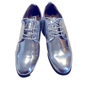 RUE21 LACE UP METALLIC SHOES BRIGHT SIlVER SIZE 7